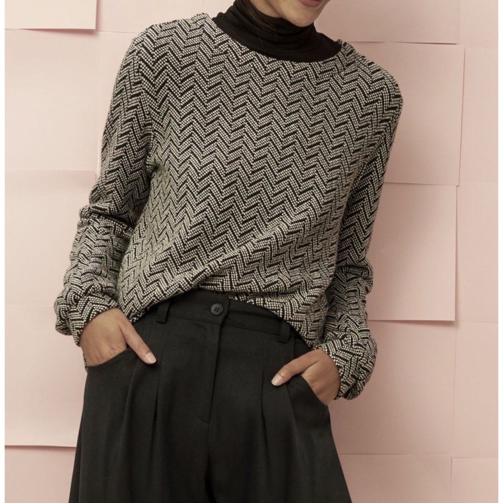 Amour Vert Jilene Crewneck Sweater